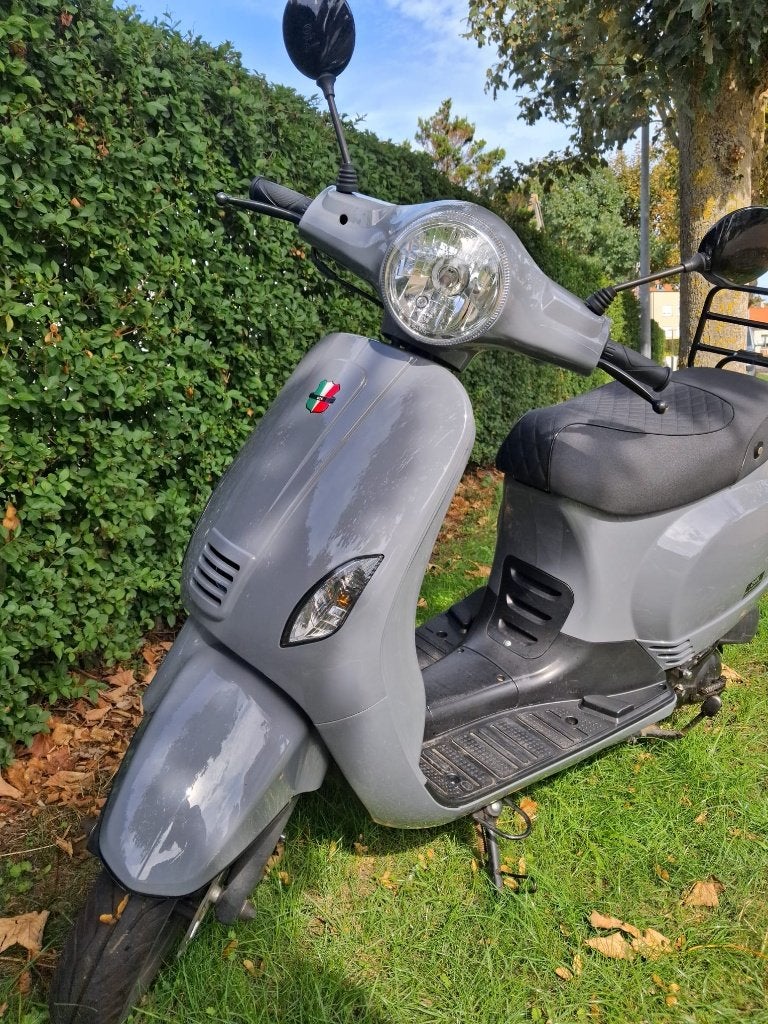 Scooter GTS Toscana klasse B, Fietsen en Brommers, Ophalen, Klasse B (45 km/u), Benzine, 50 cc
