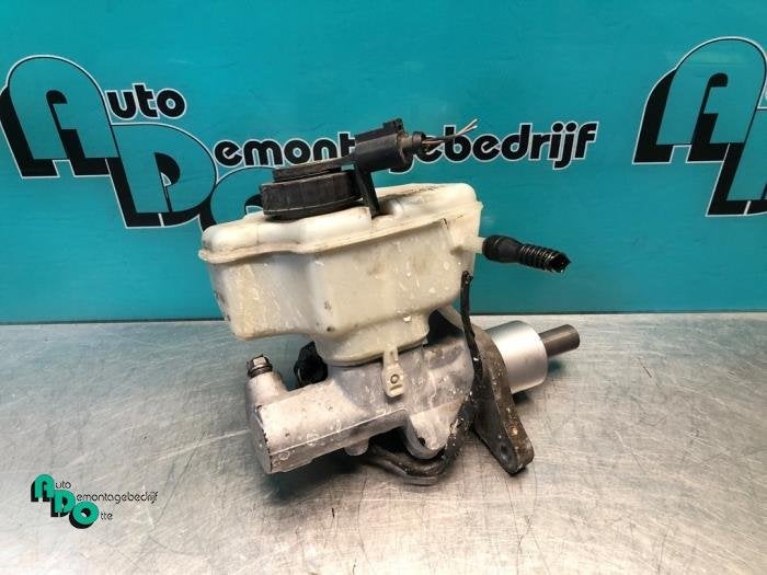 Cylindre de frein principal d'un Volkswagen Golf (Golf 09-), Volkswagen, -, 3 mois de garantie, Utilisé