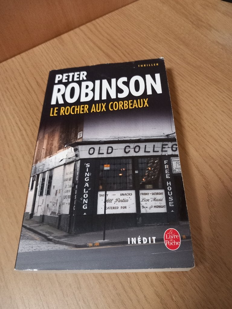 Peter Robinson - Le rocher aux corbeaux - Édition 2006, Boeken, Ophalen, Gelezen, Peter Robinson