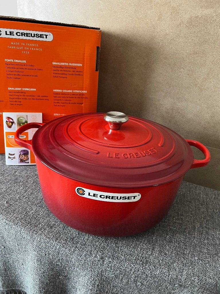 Le Creuset gietijzeren ronde stoofpan 34cm Cerise NIEUW, Verzenden, Nieuw, Le Creuset, Braadpan