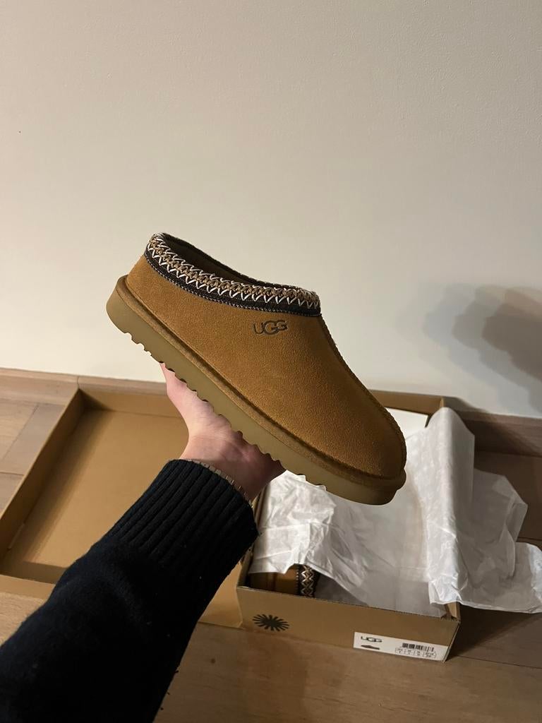 Ugg Tasman Bruin (NIEUWSTAAT!!), Neuf, Enlèvement ou Envoi, Brun, Pantoufles