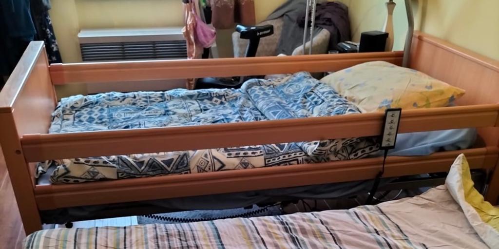 lit électrique médicalisé avec matelas, Enlèvement ou Envoi, Comme neuf