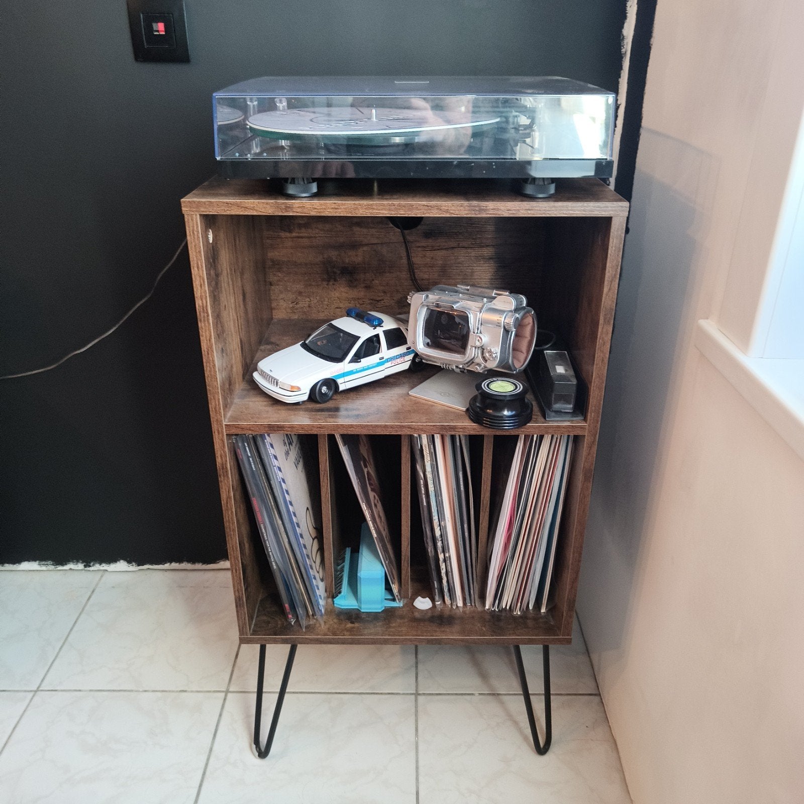Kastje platenspeler, Ophalen, Met plank(en), Minder dan 50 cm, Zo goed als nieuw