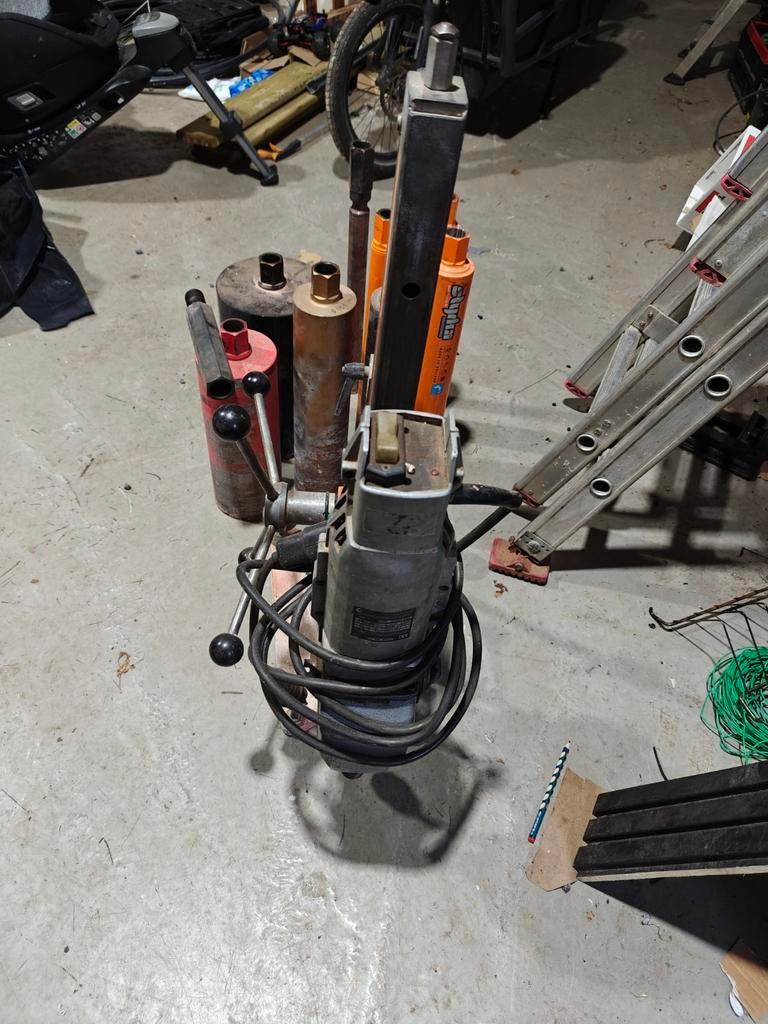 CARDI Diamant boor op statief met toebehoren, Doe-het-zelf en Bouw, Ophalen