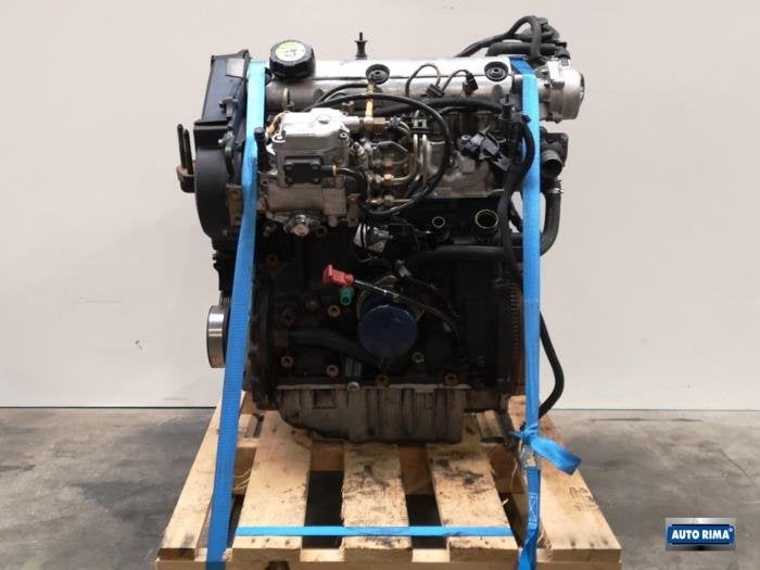 Motor van een Volvo V40, Gebruikt, -, -, Ophalen of Verzenden