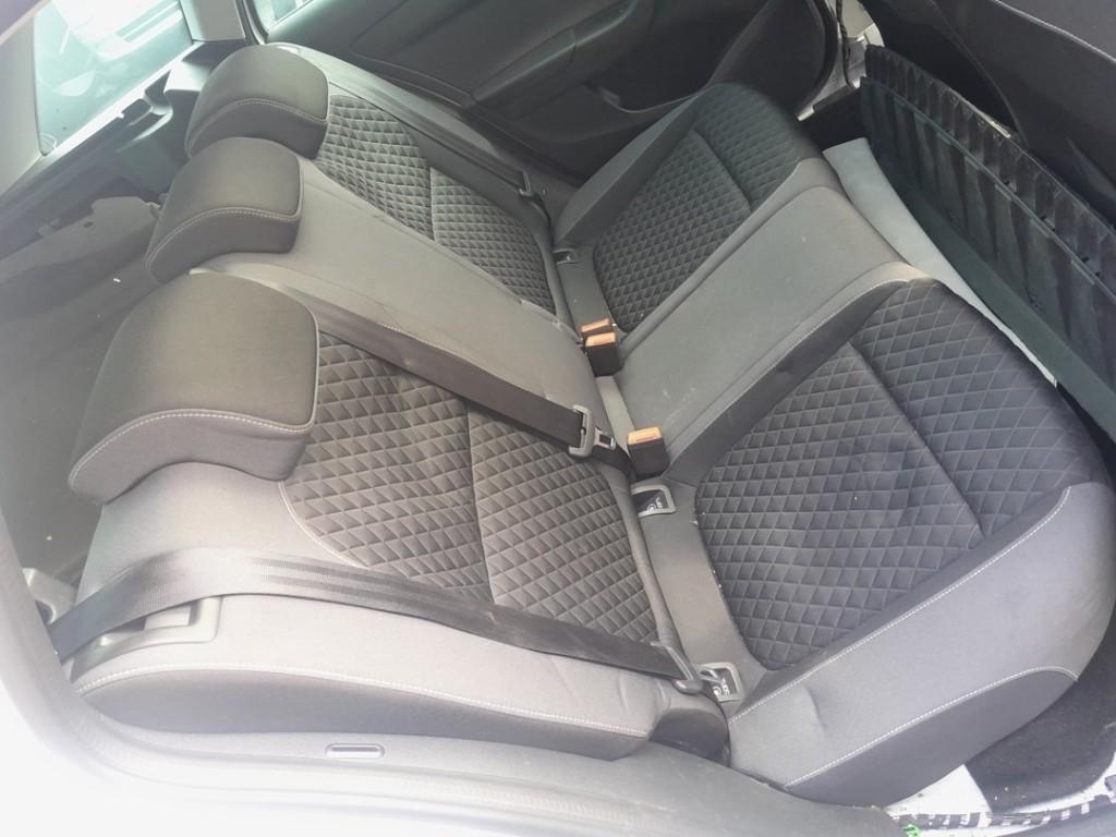 VEILIGHEIDSGORDEL RECHTS ACHTER Skoda Fabia III Combi (NJ5), Auto-onderdelen, Interieur en Bekleding, Gebruikt, Skoda