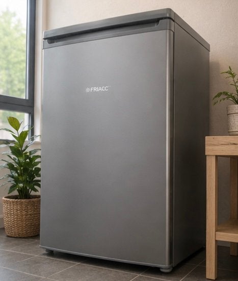 Kleine FRIAC koelkast – grijs/zilver, Elektronische apparatuur, Vriezers en Diepvrieskisten, Ophalen, Zo goed als nieuw