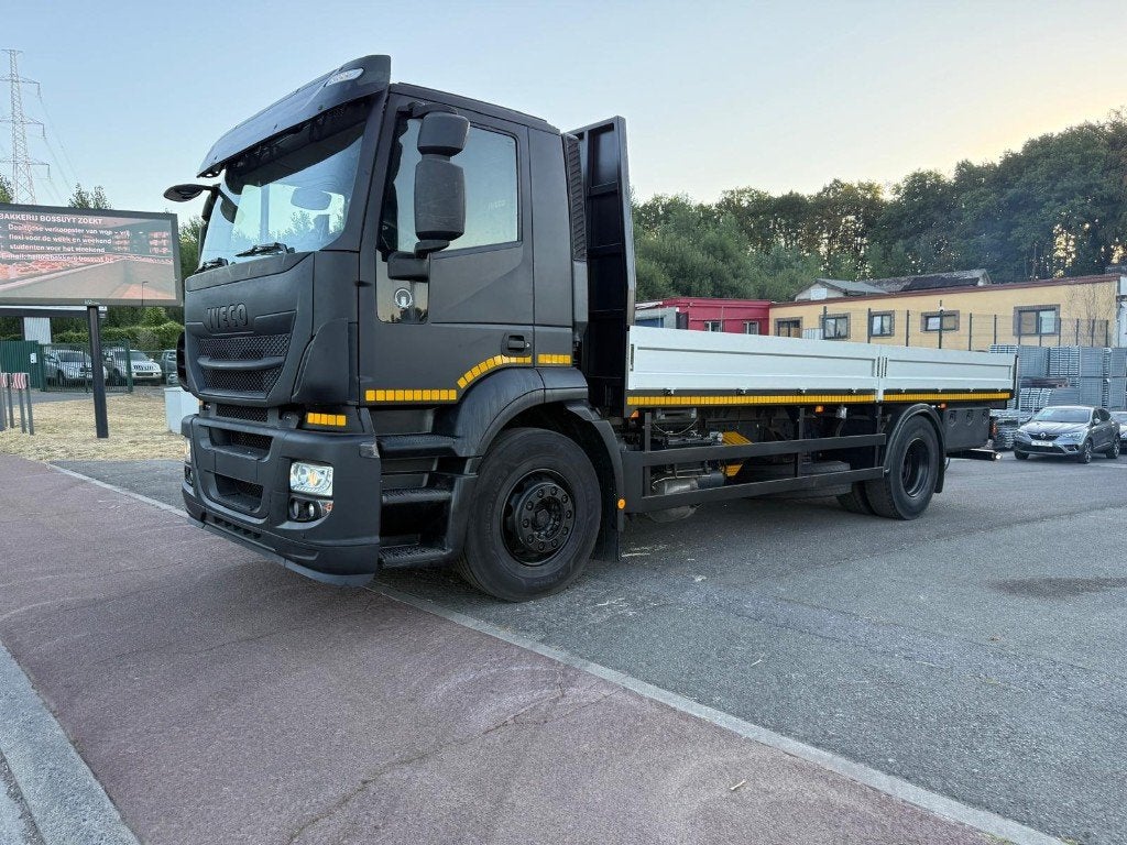 IVECO STRALIS -Nouvelle plateforme de chargement/6.60m/Klima, Autos, Achat, Euro 6, Entreprise, Entretenue par le concessionnaire