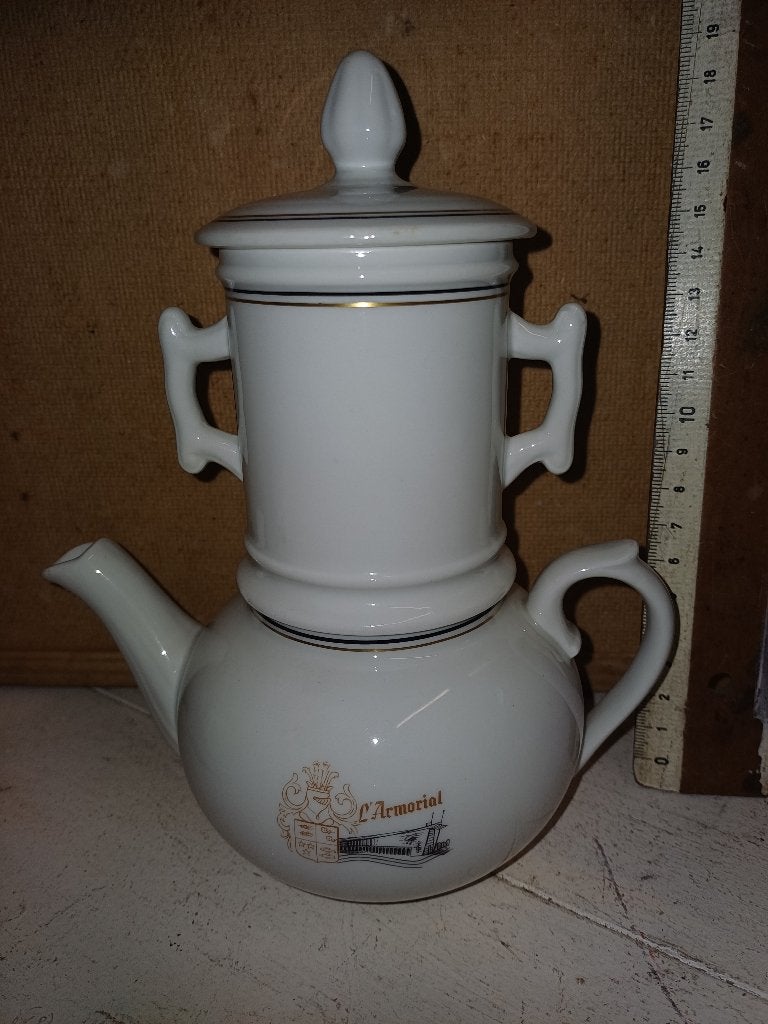 cafetière PORCELAINE  etablissement  ARMORIAL DE  PANNE, Enlèvement ou Envoi