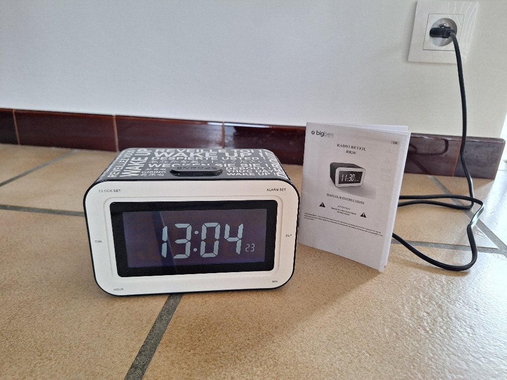 Radio réveil noir et blanc, Enlèvement, Utilisé, Digital