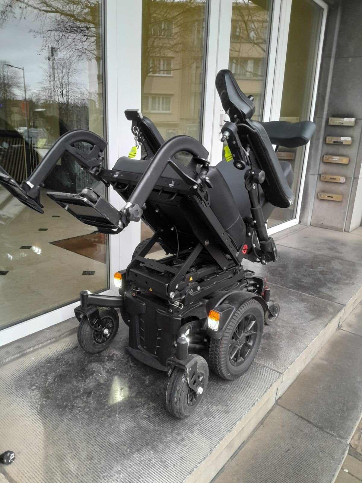 Fauteuille roulant électrique Vermeiren Sigmaa mobilité pmr, Divers, Enlèvement ou Envoi