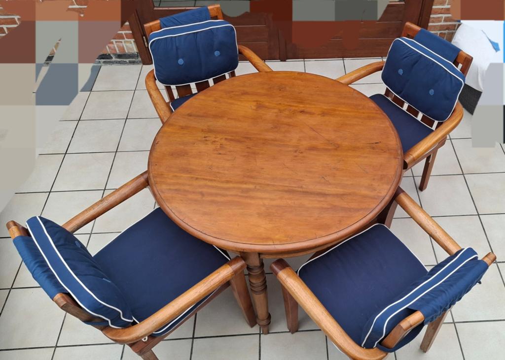 Antieken tafel met 4 stoelen, Ophalen