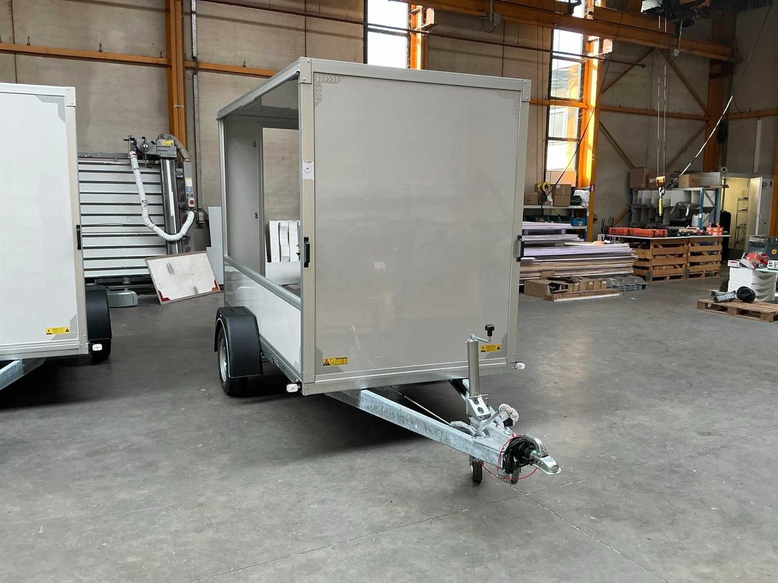 Twin Arc Onafgewerkte aanhangwagen, Gebruikt
