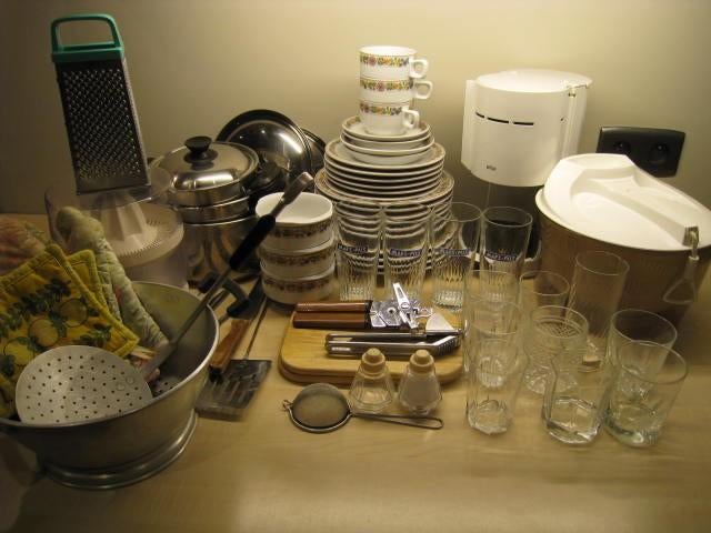 Volledige keukenset, potten, servies, koffiezet, enz…, Ophalen