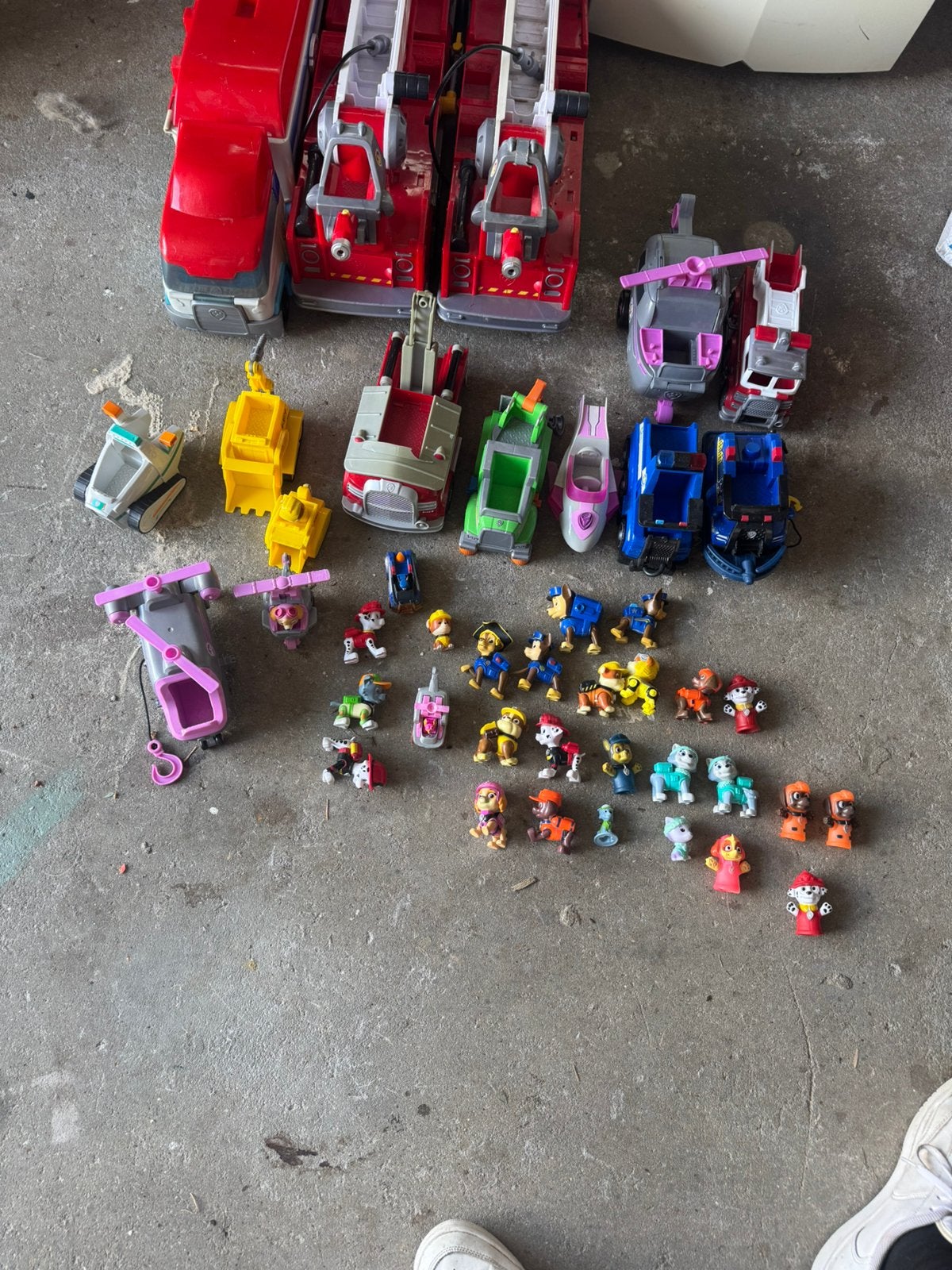GROOT lot paw patrol! 2 brandweers, bus etc.., Enlèvement, Comme neuf