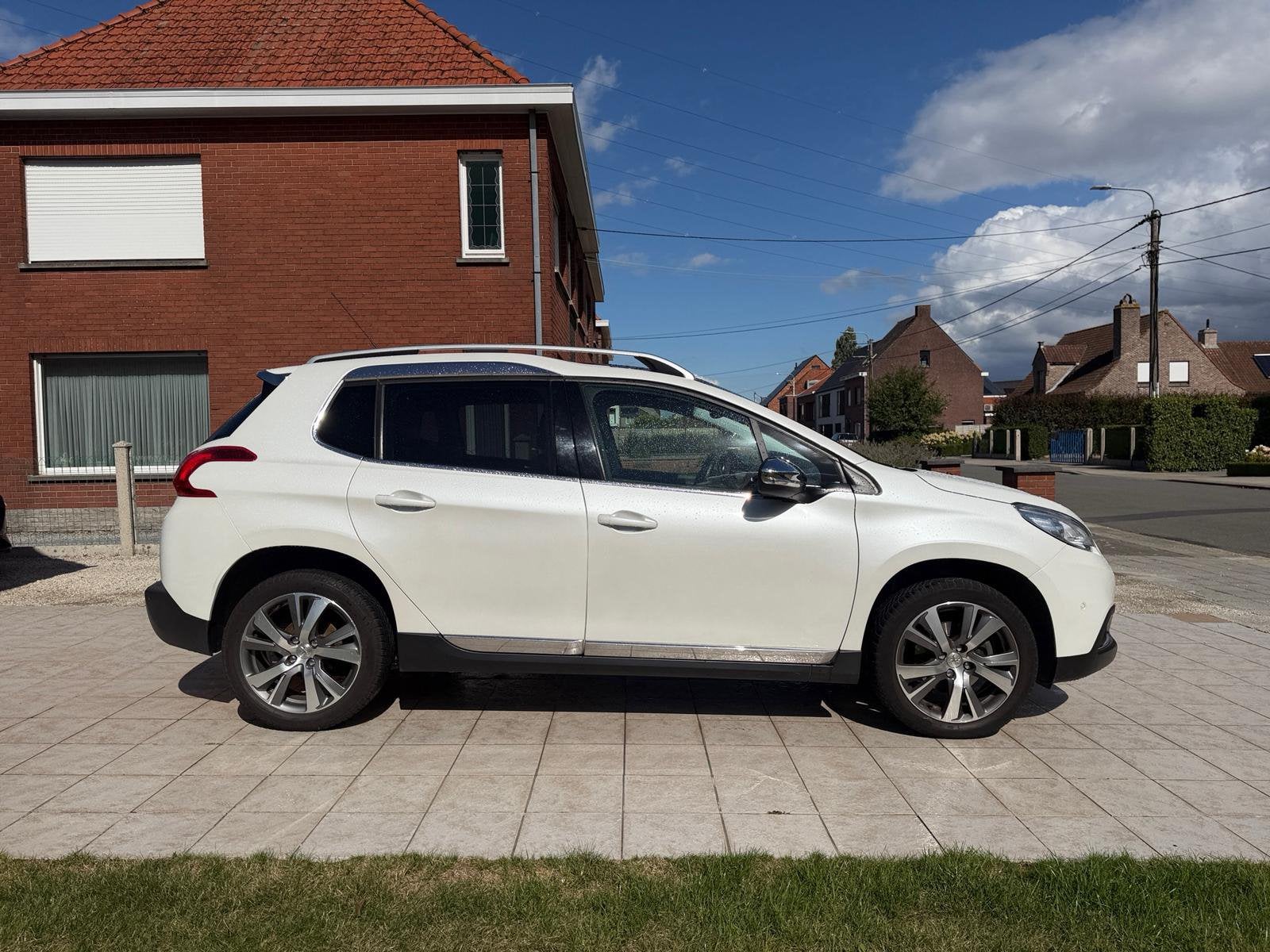 Peugeot 2008 benzine full options, Autos, Peugeot, Achat, Euro 6, 110 g/km, Boîte manuelle