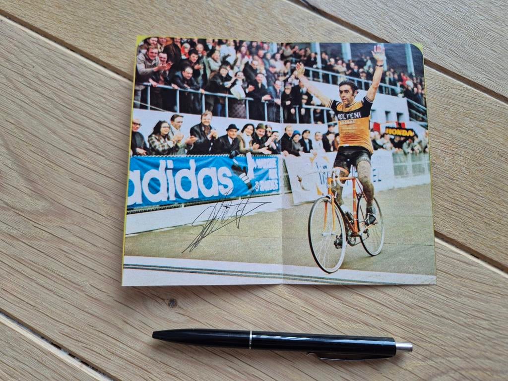 Knipfoto uit het tijdschrift Eddy Merckx, gesigneerd door Mo, Verzamelen, Ophalen of Verzenden