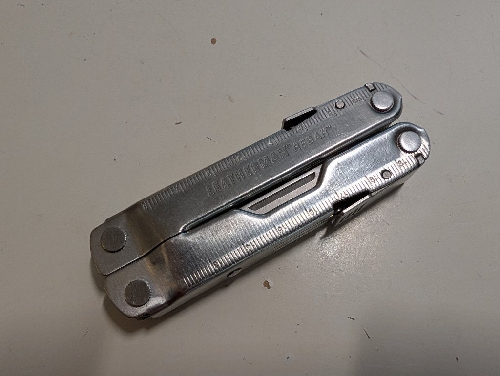 Outil multifonctions pour barres d'armature Leatherman, Caravanes & Camping, Outils de camping, Enlèvement ou Envoi, Utilisé