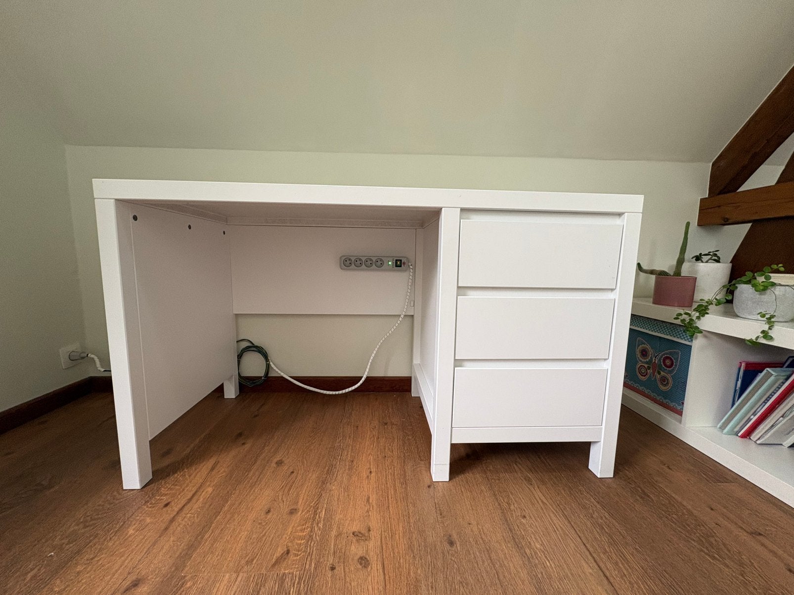 Gratis Bureau Bopita voor kind tot 15j, Huis en Inrichting, Ophalen, Gebruikt, Kinderbureau, 57 cm