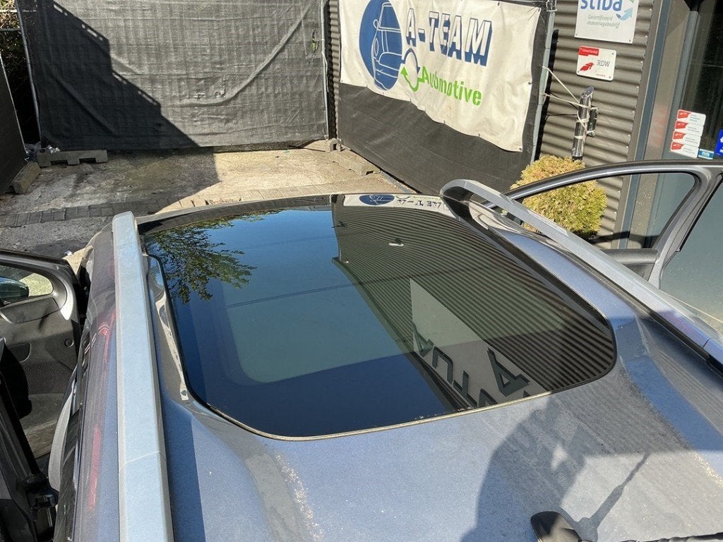 PANORAMADAK Peugeot 2008 (CU) (|1609851480|1610221880|), Kontakt-peugeot@peugeot.com, Gebruikt, Peugeot Deutschland GmbH, Bahnhofsplatz
65423  Rüsselsheim, DE