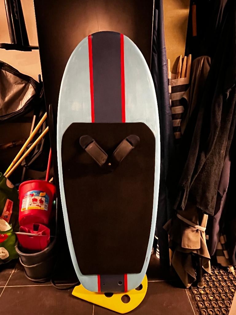 Planche wingfoil custom 5' x 23" x 80L, Enlèvement, Planche à voile