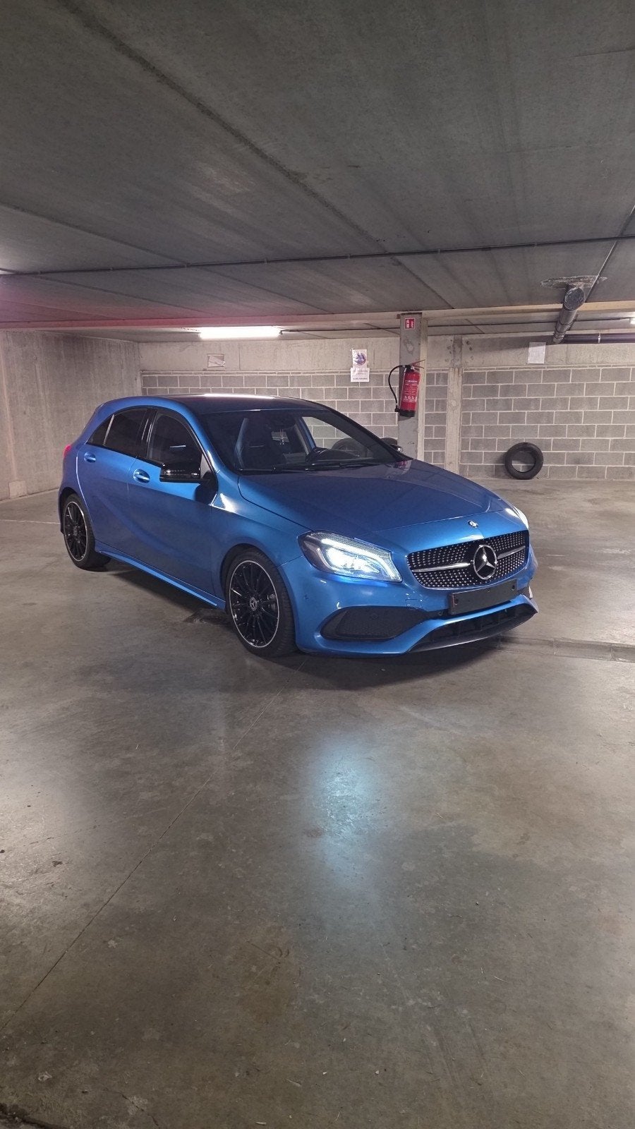 Mercedes klasse a180 benzine amg-pakket, Auto's, Blauw, Berline, 5 deurs, Particulier