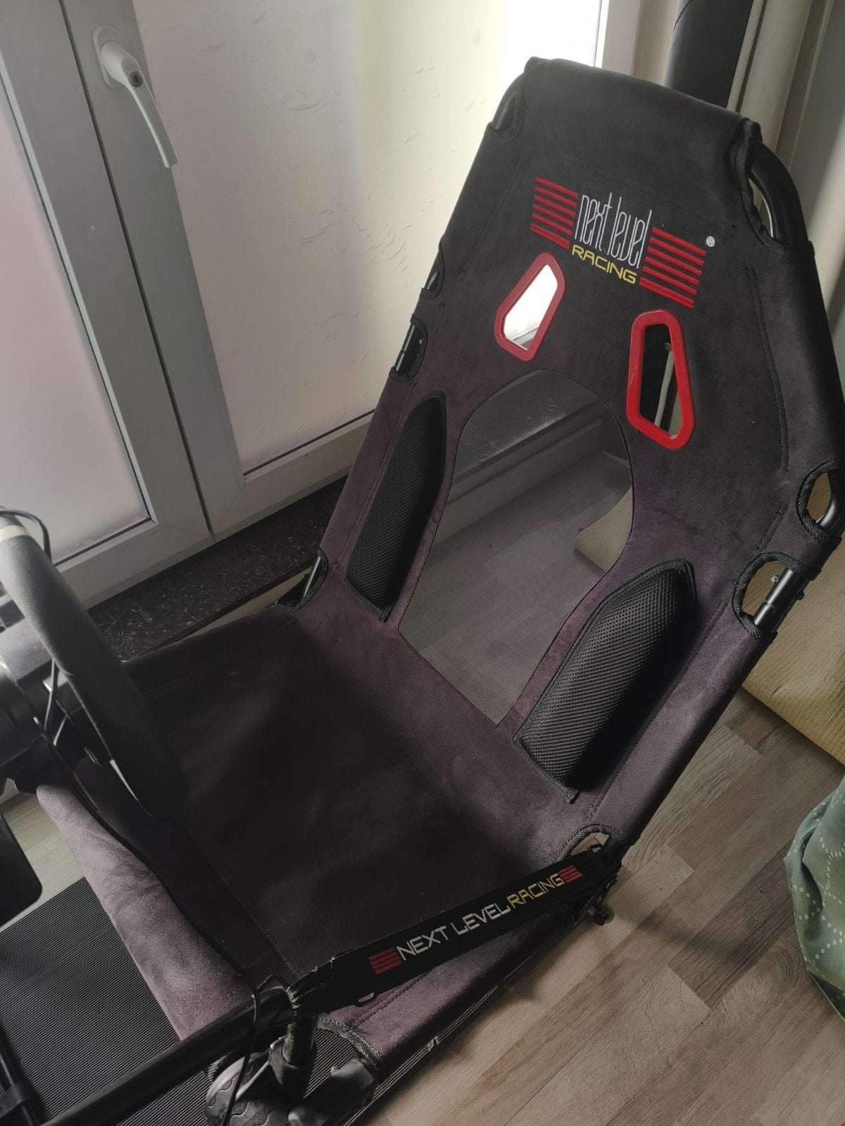 Siège GT-LITE avec volant Logitech, Consoles de jeu & Jeux vidéo, Logitech, Pliable, Enlèvement, Utilisé