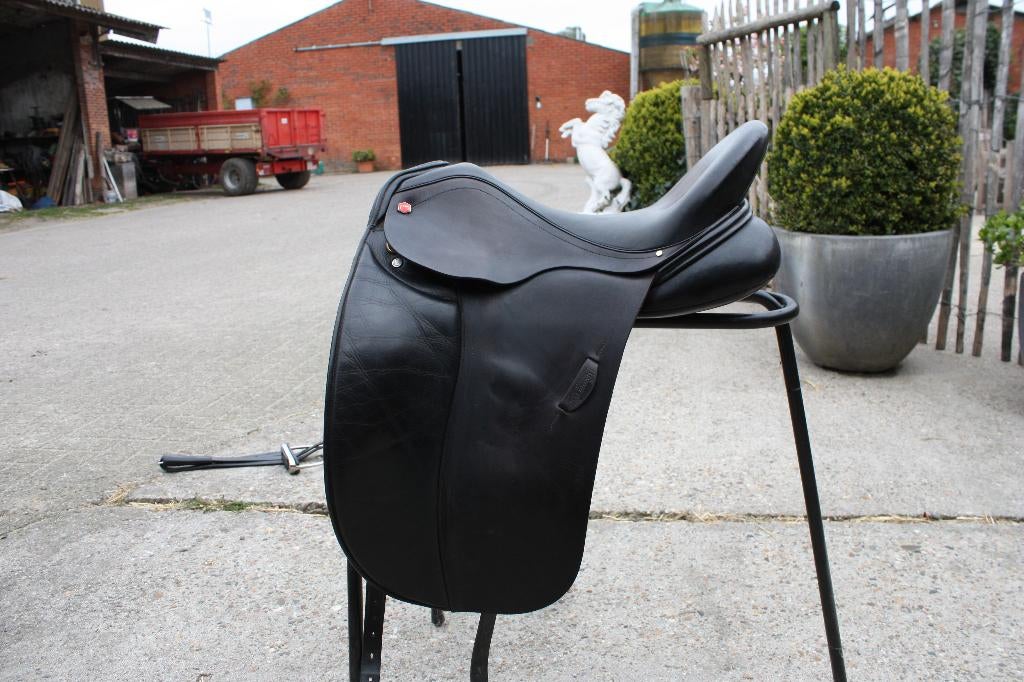 dressuurzadel Albion SLK Adjust Europa 17", Ophalen, Gebruikt, Dressuur
