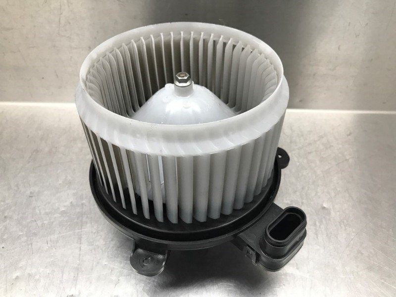 VENTILATEUR RADIATEUR MOTEUR Suzuki Swift (ZC / ZD), Dhr. M. Roggen, Stadsweg 37 37
9917 PV  WIRDUM GR., NL, Suzuki, Utilisé