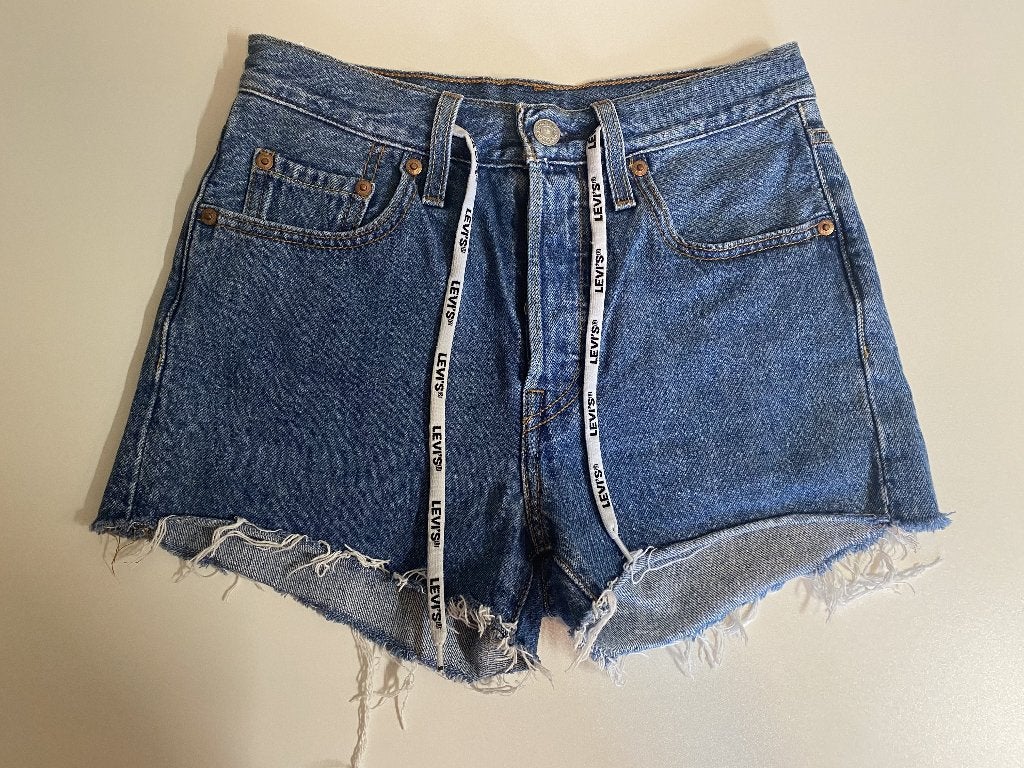 short Levis W24, Neuf, Enlèvement ou Envoi, Taille 34 (XS) ou plus petite, Bleu