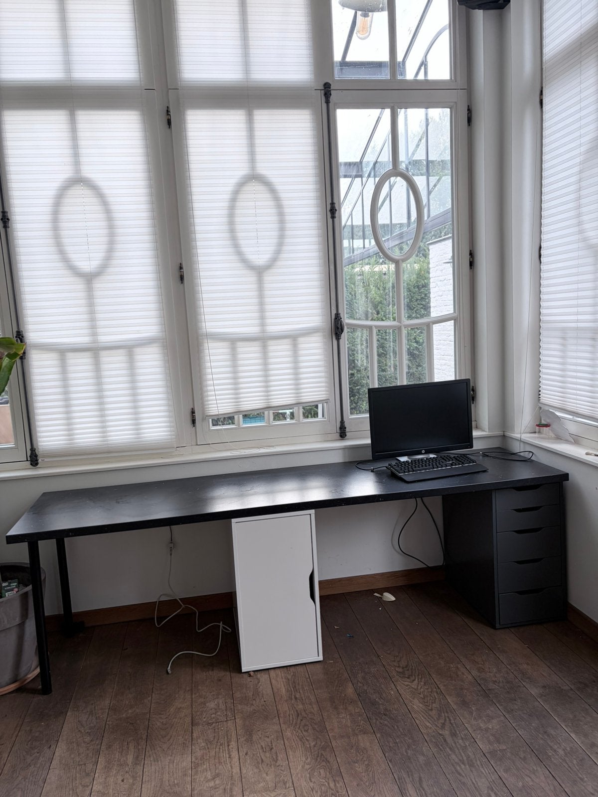 Ikea bureau met marmerlook, Enlèvement, Comme neuf