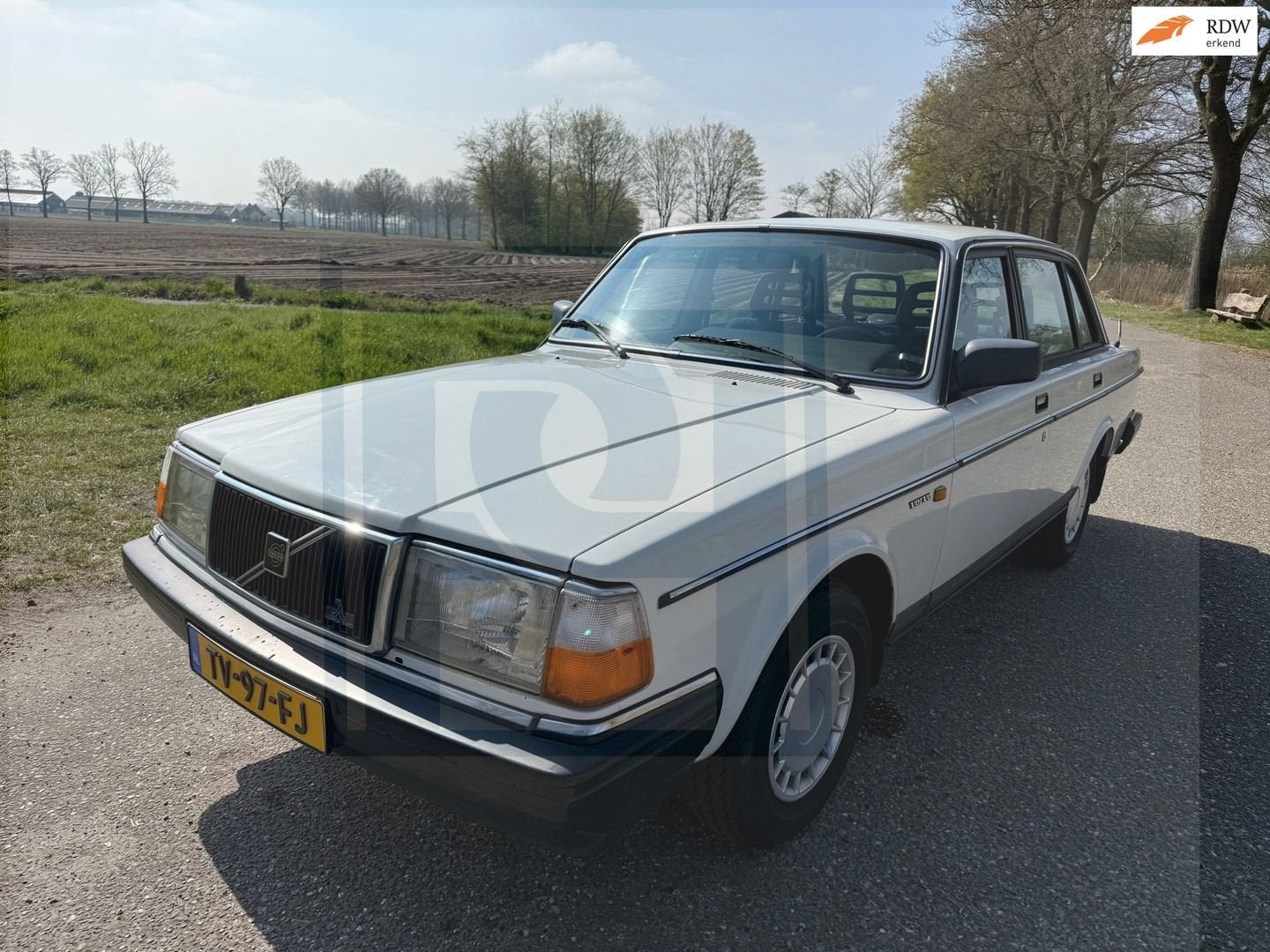 Volvo 240 2.3 GL, Auto's, Wit, Bedrijf, Centrale vergrendeling, Handgeschakeld