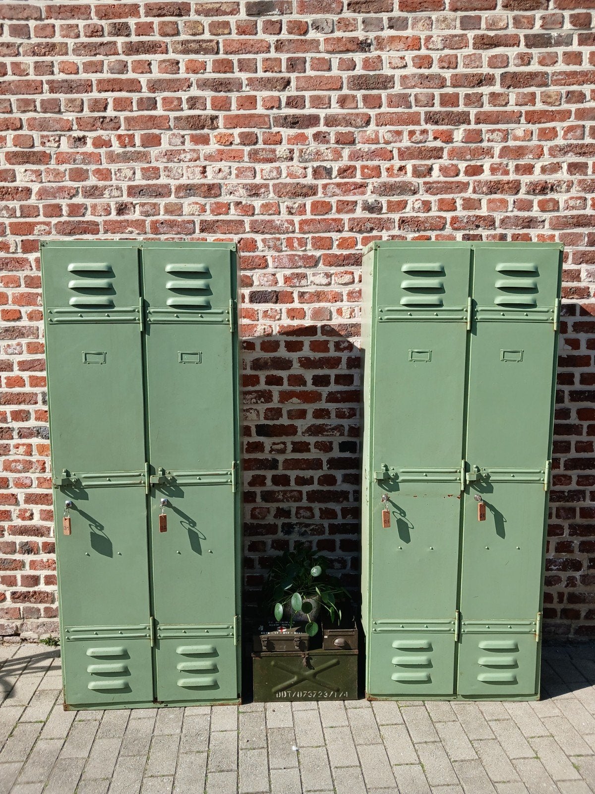 2 vintage legerlocker lockerkast vestiare locker, Antiek en Kunst, Ophalen