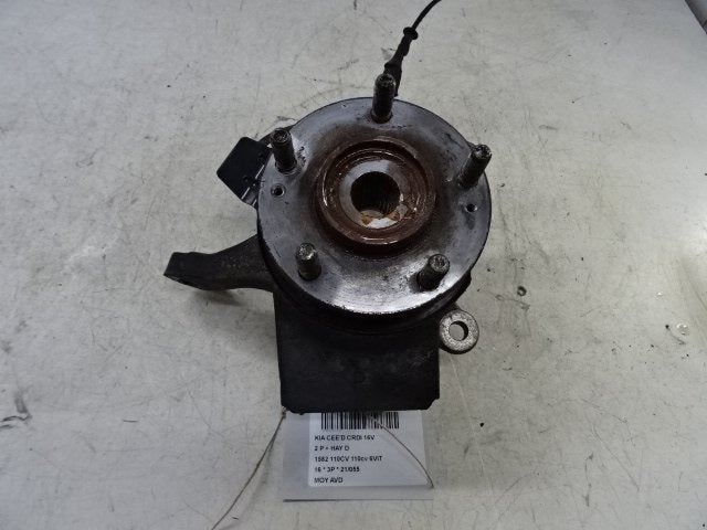MOYEU DE ROUE AVANT DROIT Kia Pro cee'd (JDB3), Kia, Mevr. I. Hauben, Utilisé, Rue de l'Espoir 34 34
4030  GRIVEGNÉE, BE
