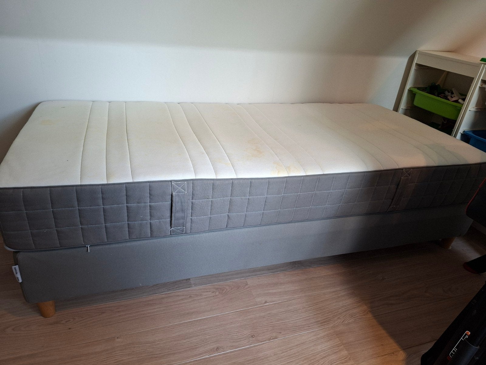 1 persoonsbed met matras, Huis en Inrichting, Ophalen, Gebruikt, 90 cm, Eenpersoons