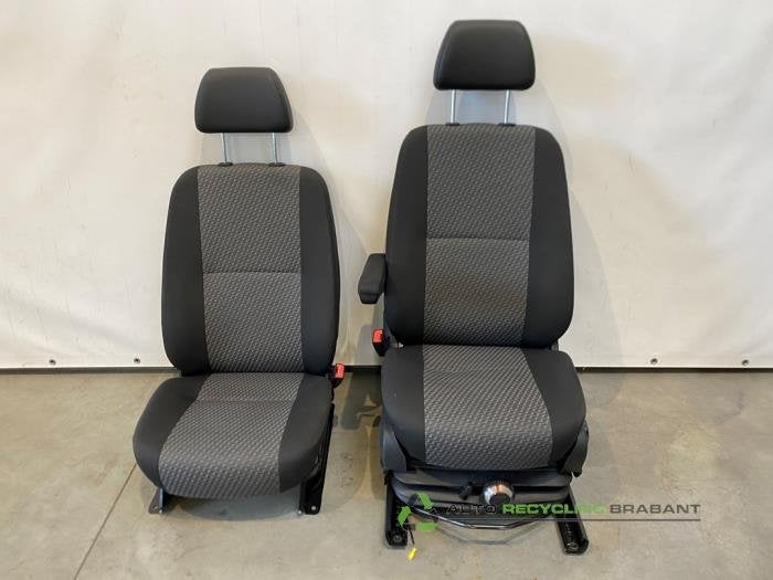 Voorstoelen links + rechts van een Volkswagen Crafter, Auto-onderdelen, Gebruikt, -, Volkswagen, -