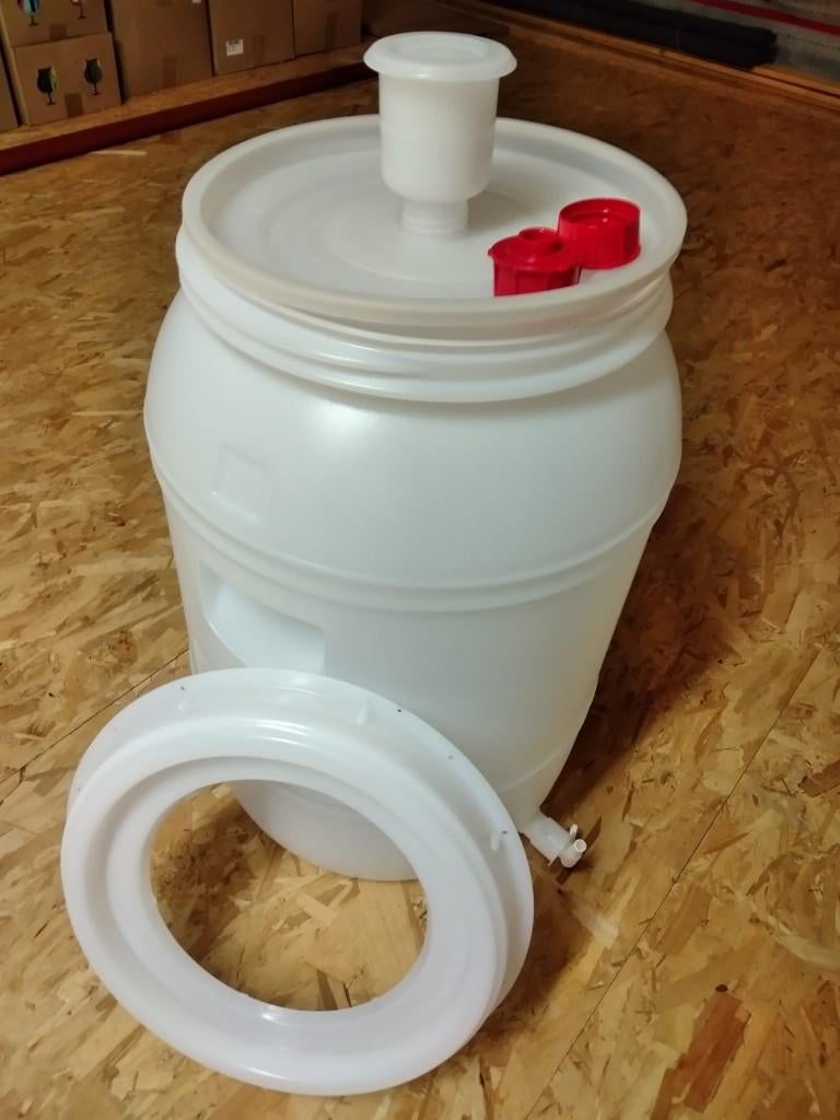 10 plastic vaten, Ophalen, Zo goed als nieuw