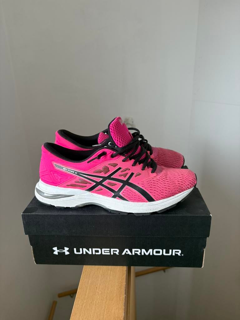 Pair d’asics rose 43.5, Enlèvement ou Envoi, Autres couleurs, Porté, Baskets