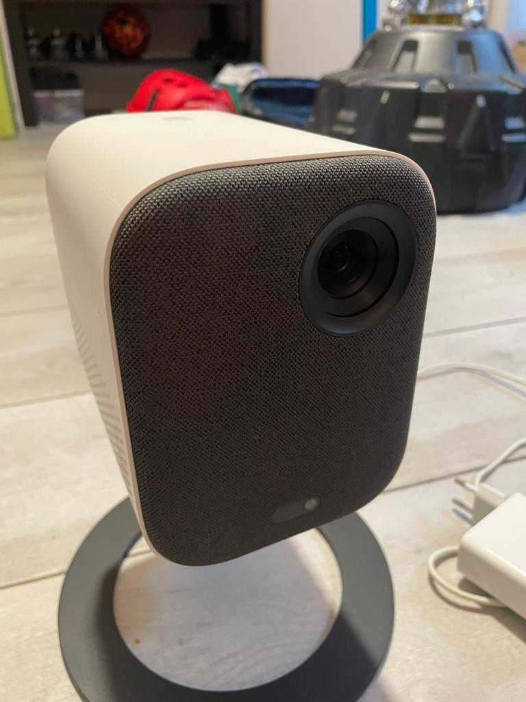 Mi Smart Projector 2 + Support à rotule de qualité, TV, Hi-fi & Vidéo, Enlèvement ou Envoi, Comme neuf