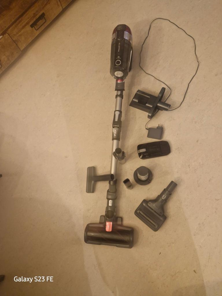 Rowenta draadloze stofzuiger met twee accu's 1j oud., Enlèvement, Sans fil, Aspirateur balai, Rowenta