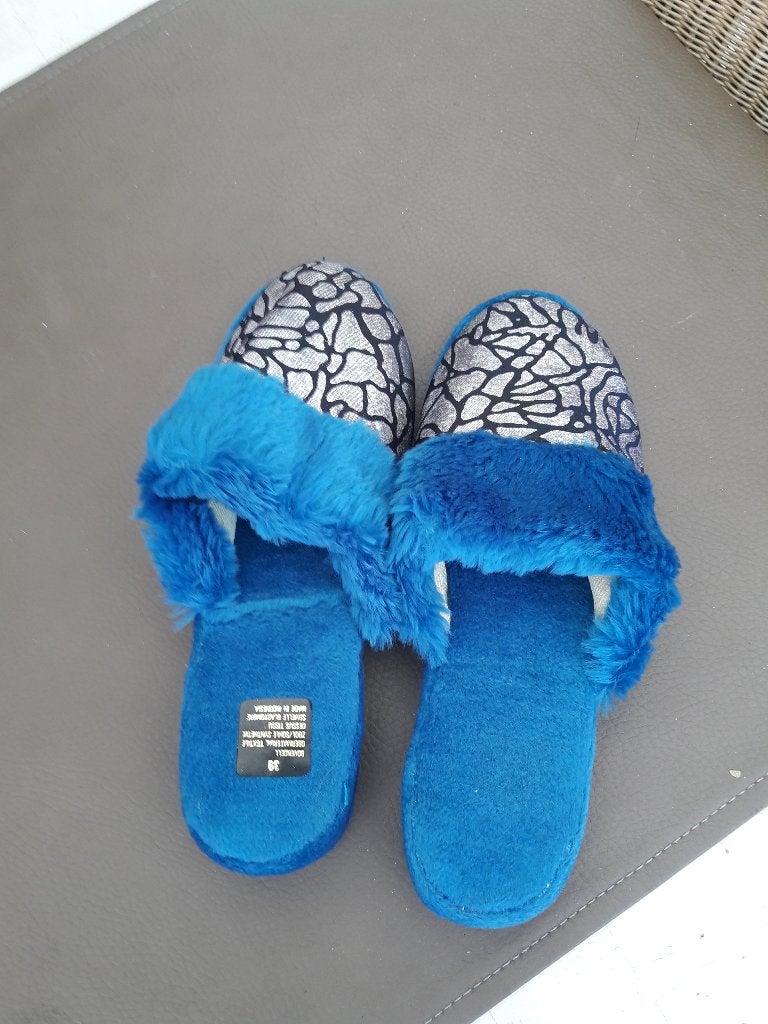 Nieuwe damespantoffels , maat : 38., Vêtements | Femmes, Neuf, Enlèvement ou Envoi, Pantoufles, Bleu