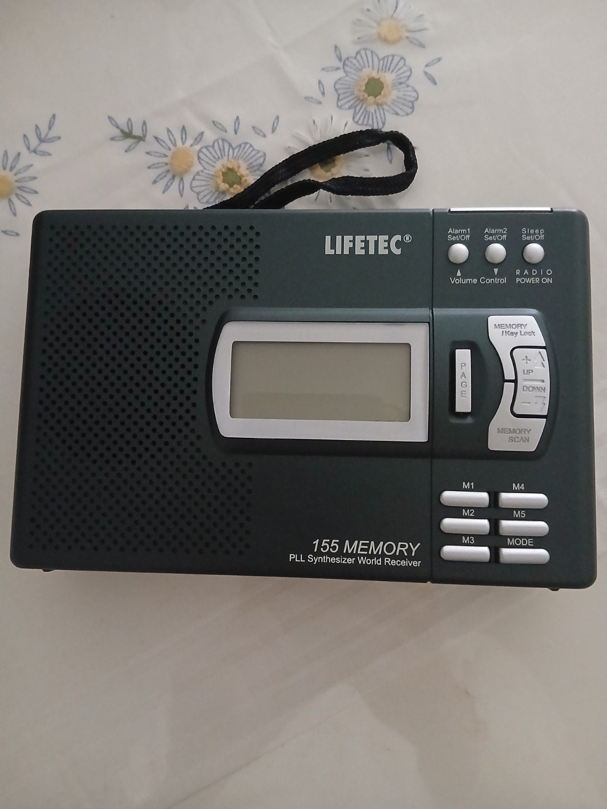 Radio récepteur Mondial Lifetec - 155 Mémoires + Etui +câble, Enlèvement ou Envoi