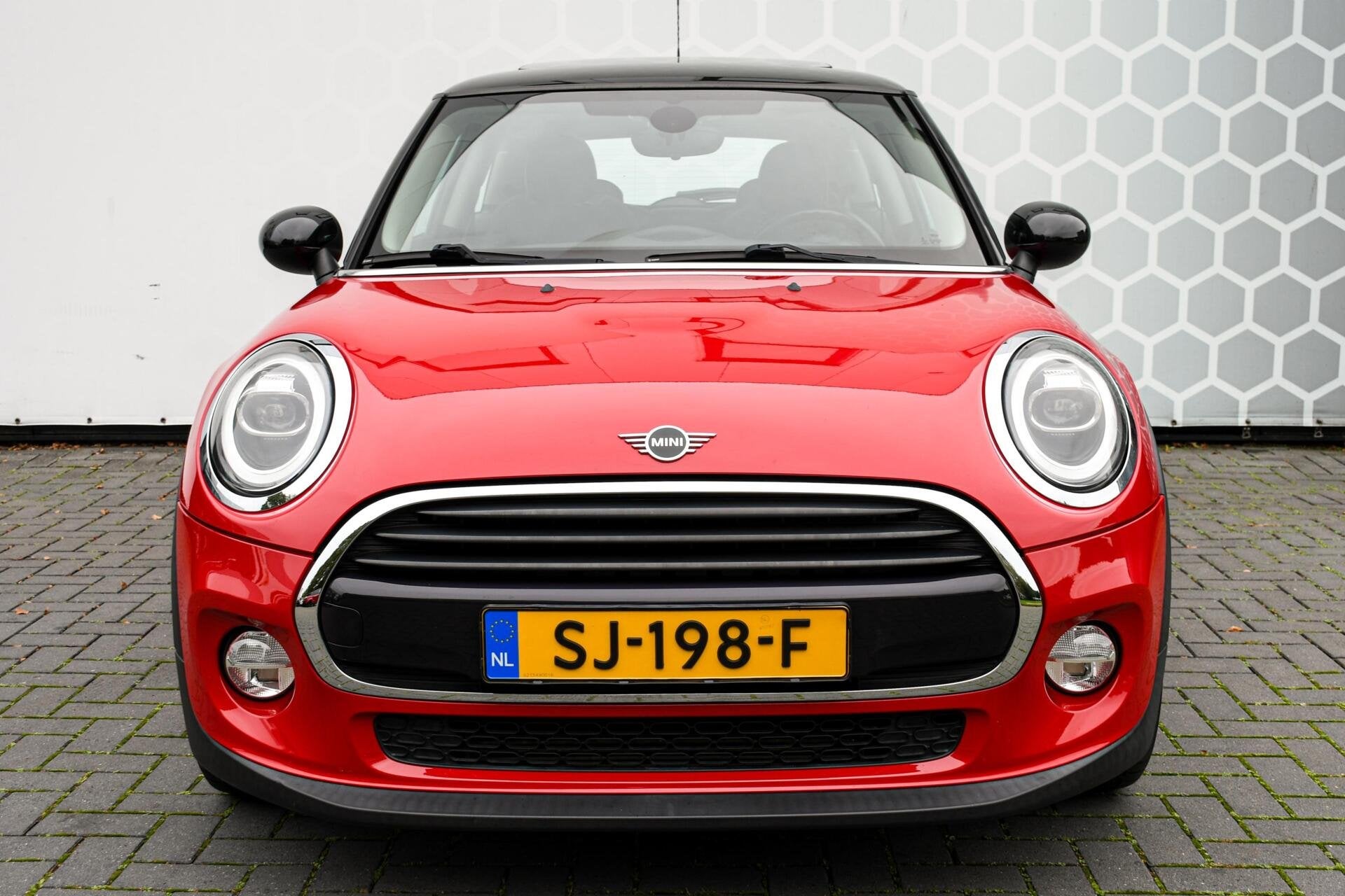 MINI 3-deurs 1.5 Cooper Chili Pano LED Sportstoelen NAP, Autos, Achat, Euro 6, Entreprise, 117 g/km