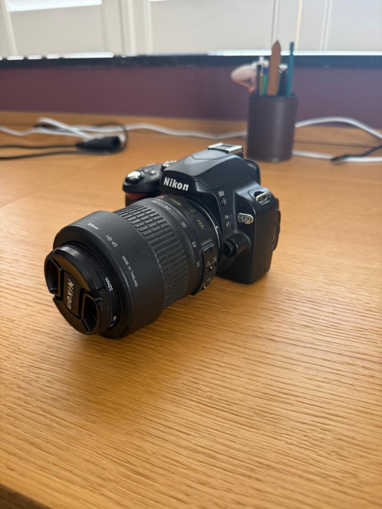 Nikon D60 DSLR + DX 18-55mm Lens – Complete Instapset, Ophalen, Zo goed als nieuw, Camera