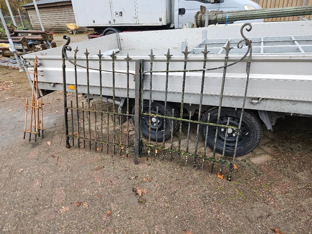2 delige Oude poort Poort, Ophalen, Zo goed als nieuw, IJzer