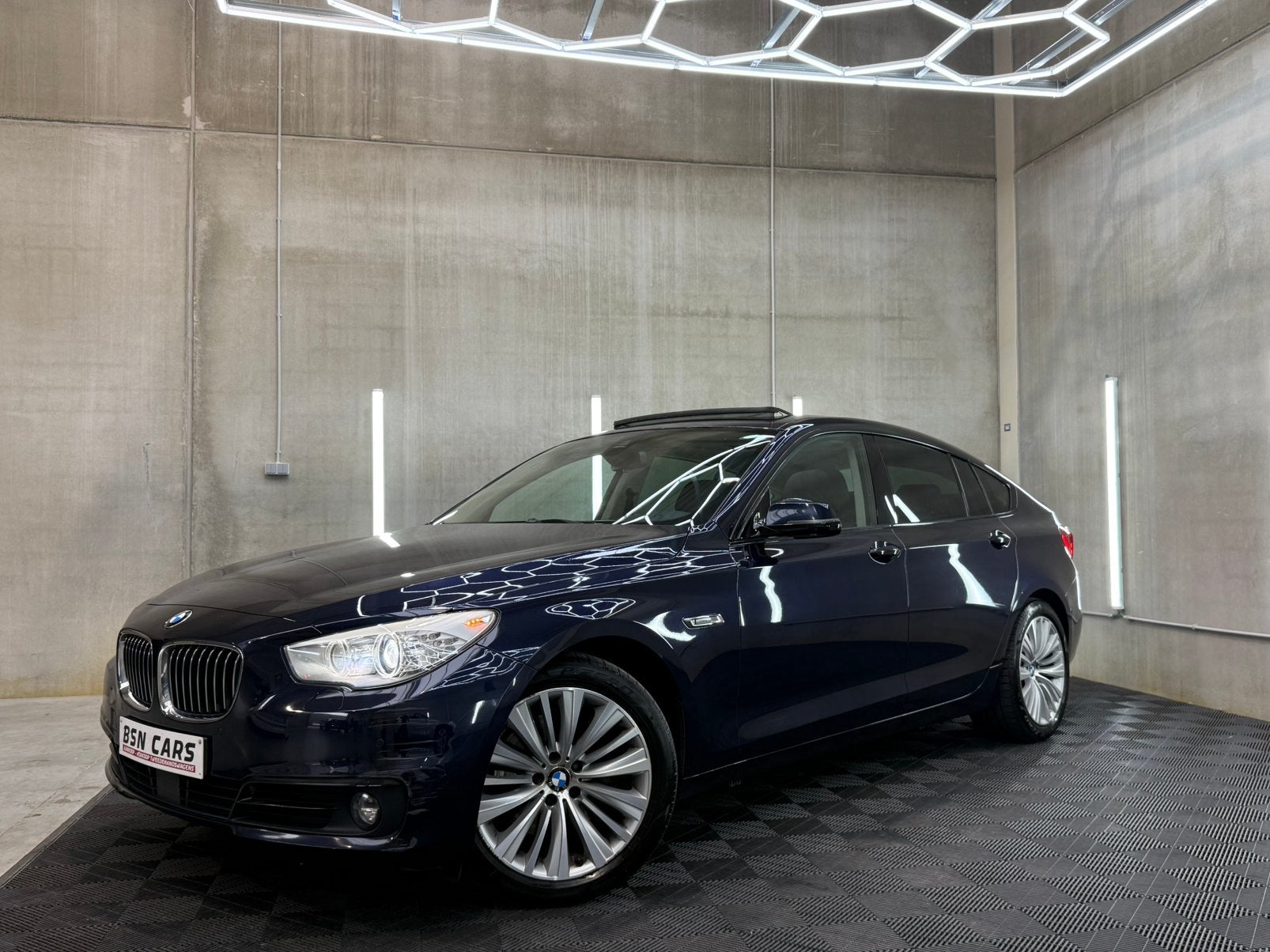 BMW 530GT/XDRIVE/PANO/CAMERA/HEADUP/MEMORY/GARANTIE, Auto's, Automaat, Euro 6, 2993 cc, Blauw