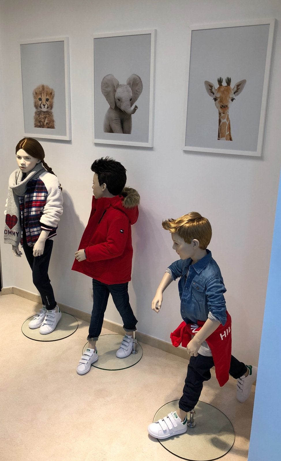 Etalage kinder poppen 5ST, Ophalen, Zo goed als nieuw, Pop