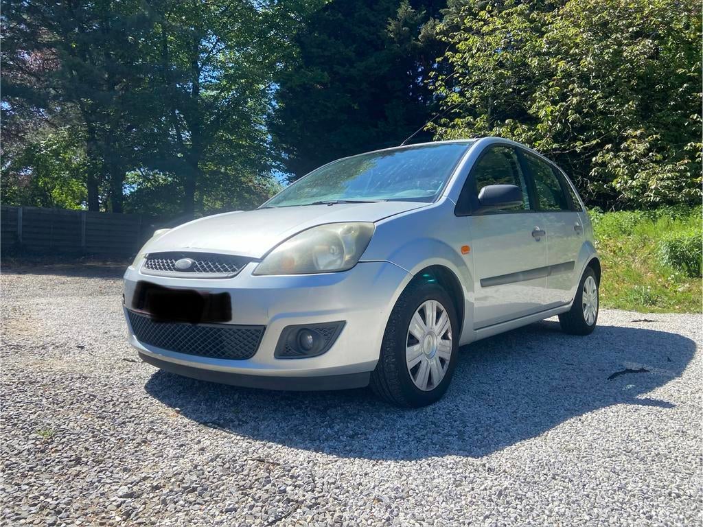 FORD FIESTA (GEKEURD VOOR VERKOOP), Auto's, Voorwielaandrijving, Stof, Zwart, 4 cilinders