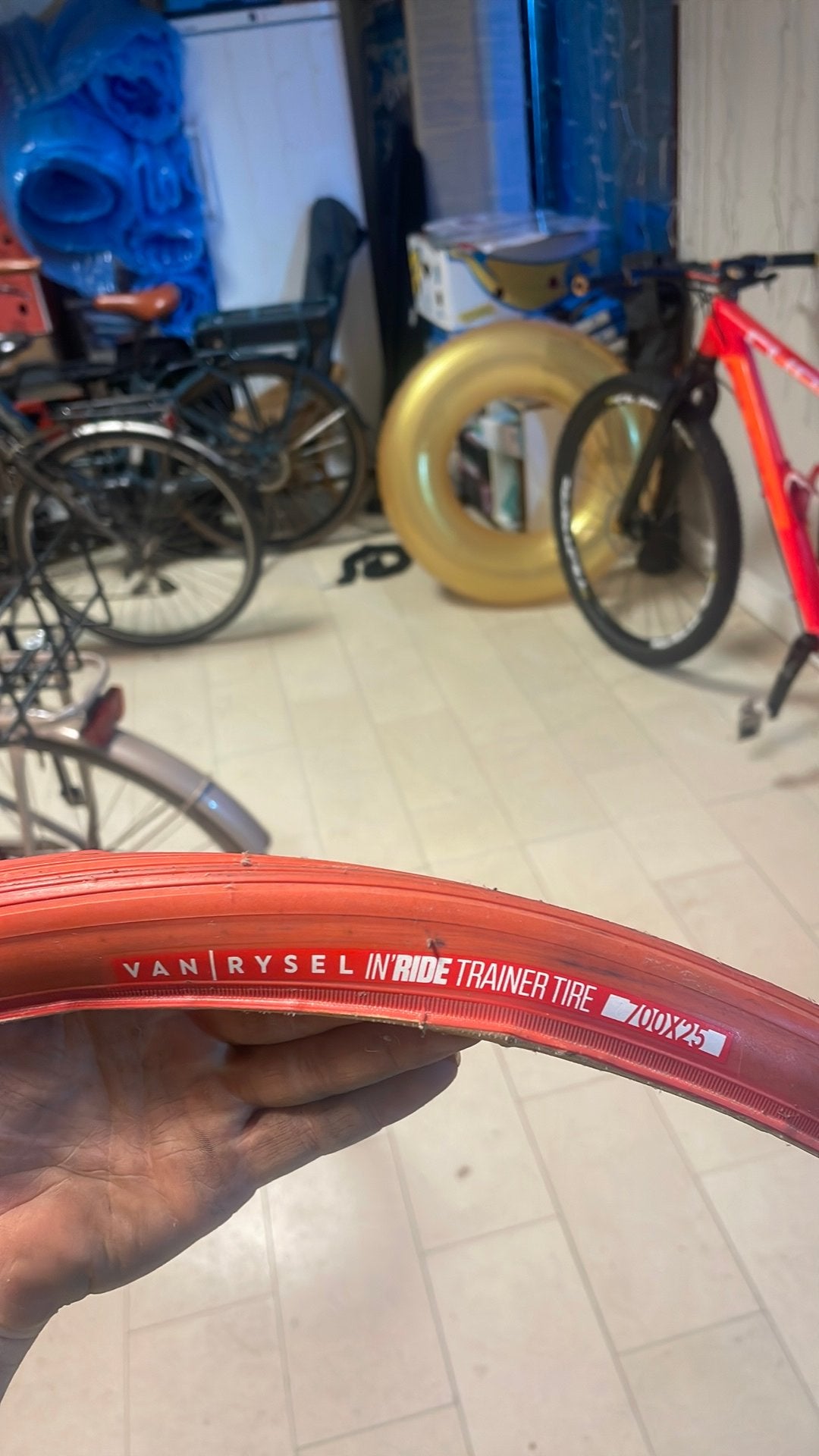 Van Rysel trainer tire, Ophalen, Zo goed als nieuw