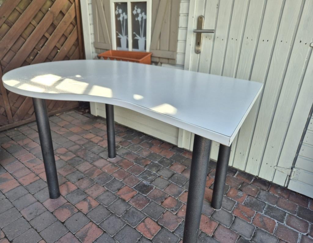 WITTE EETTAFEL / ONGELIJKE VORM, Huis en Inrichting, Ophalen, Gebruikt, 100 tot 150 cm, 50 tot 100 cm